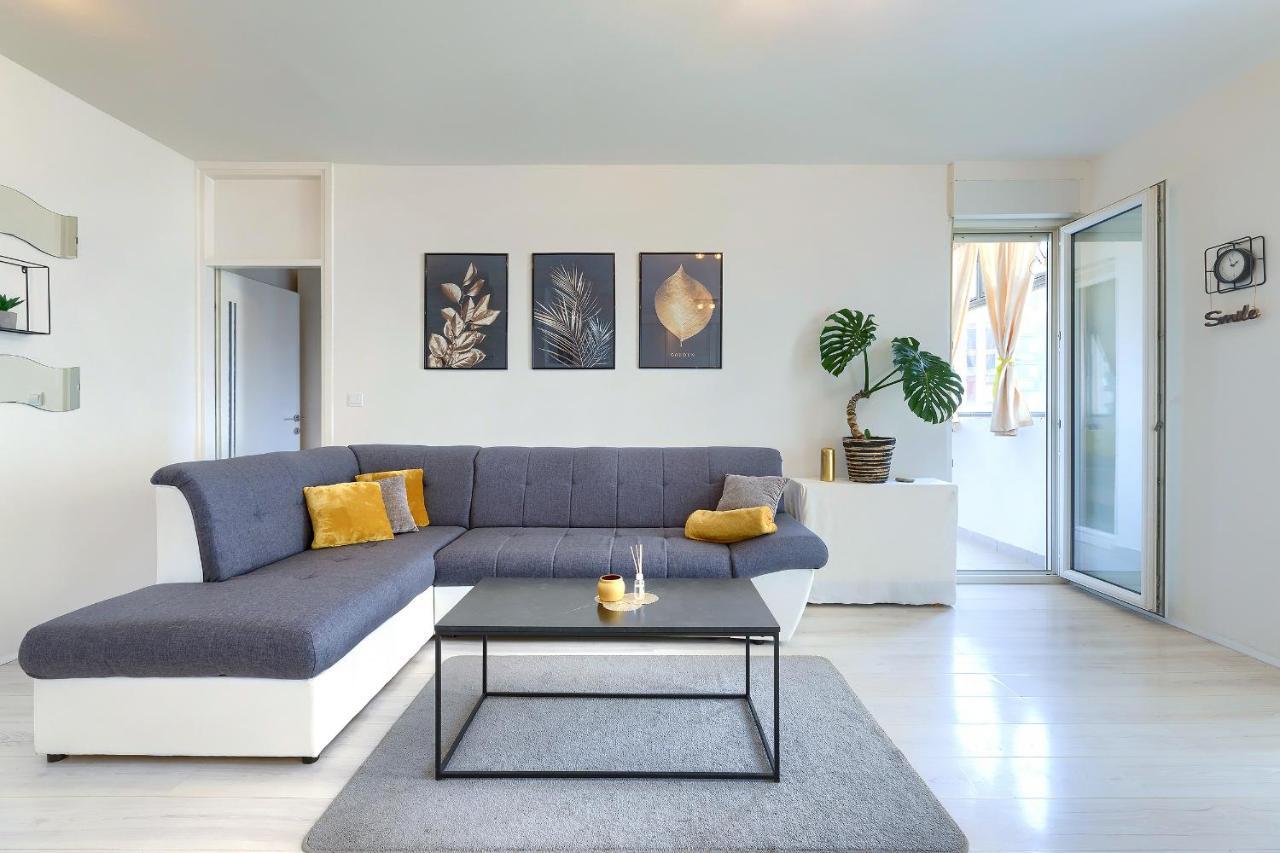 Seny Gold Apartman Póla Kültér fotó