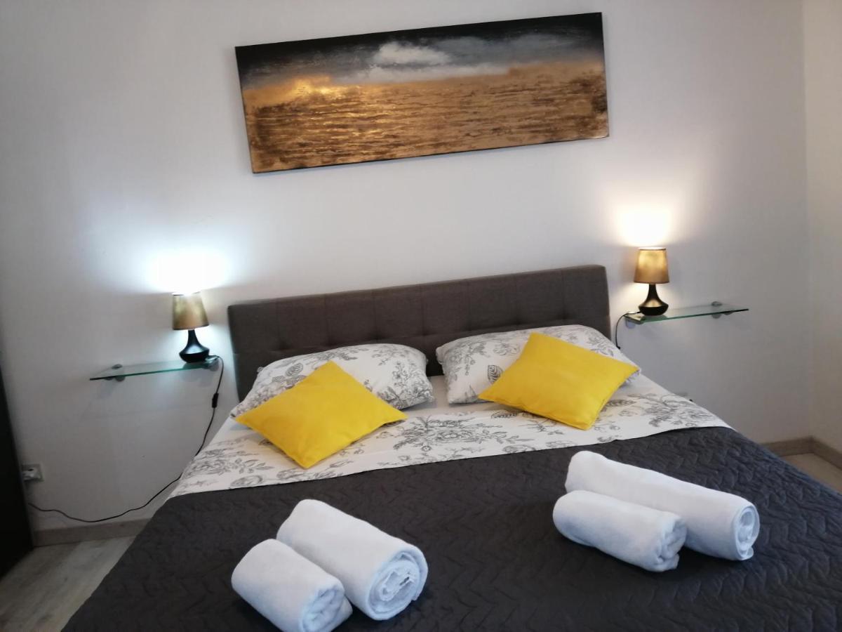Seny Gold Apartman Póla Kültér fotó