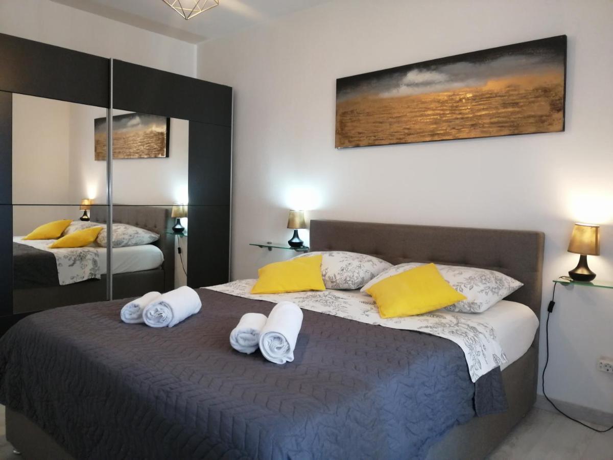 Seny Gold Apartman Póla Kültér fotó